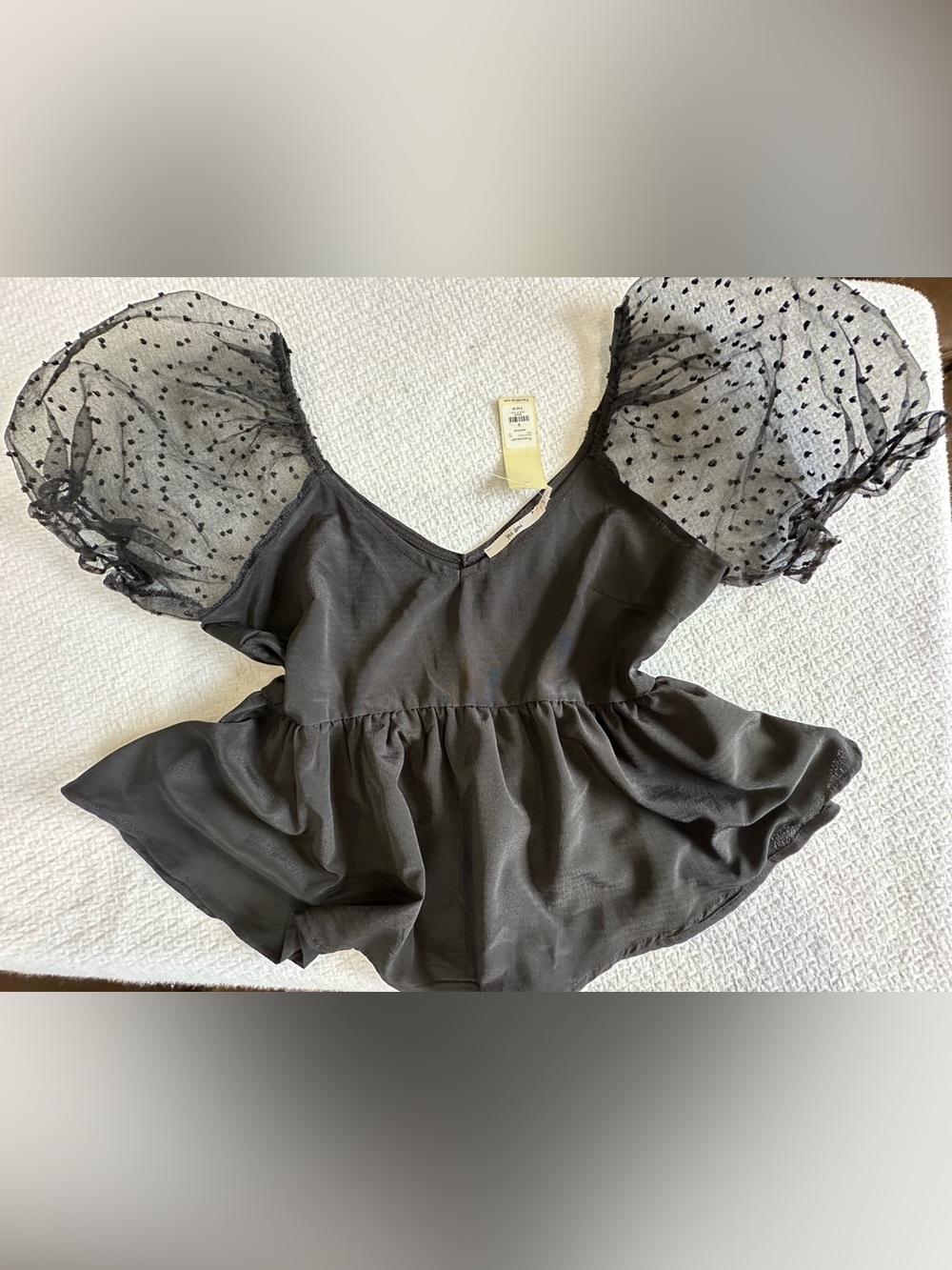 NWT Francescaโs Black Peplum Blouse w/ Mesh Puff Sleeves โ Size S